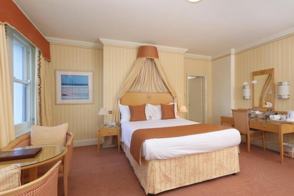 Imperial Hotel - 