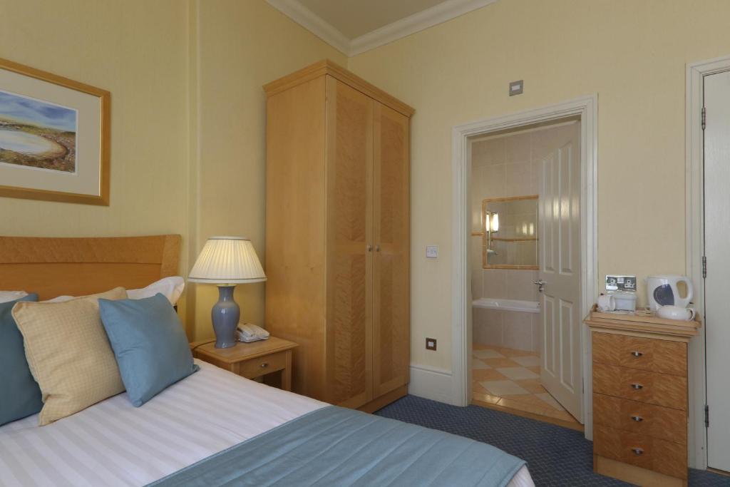 Imperial Hotel - 