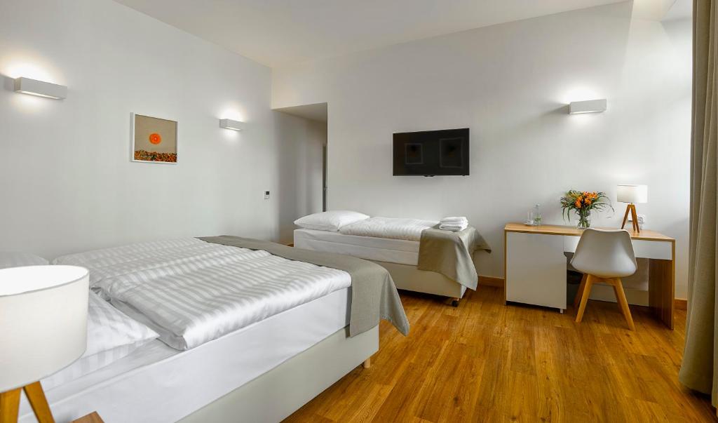 Hotel Garden Court - Resim 9