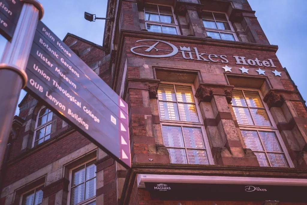 Dukes At Queens, Belfast, Marea Britanie