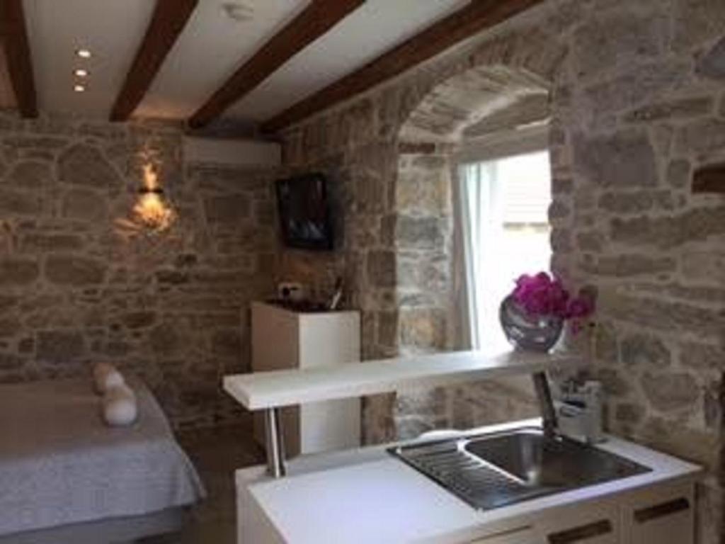 Guest House Laura - 9