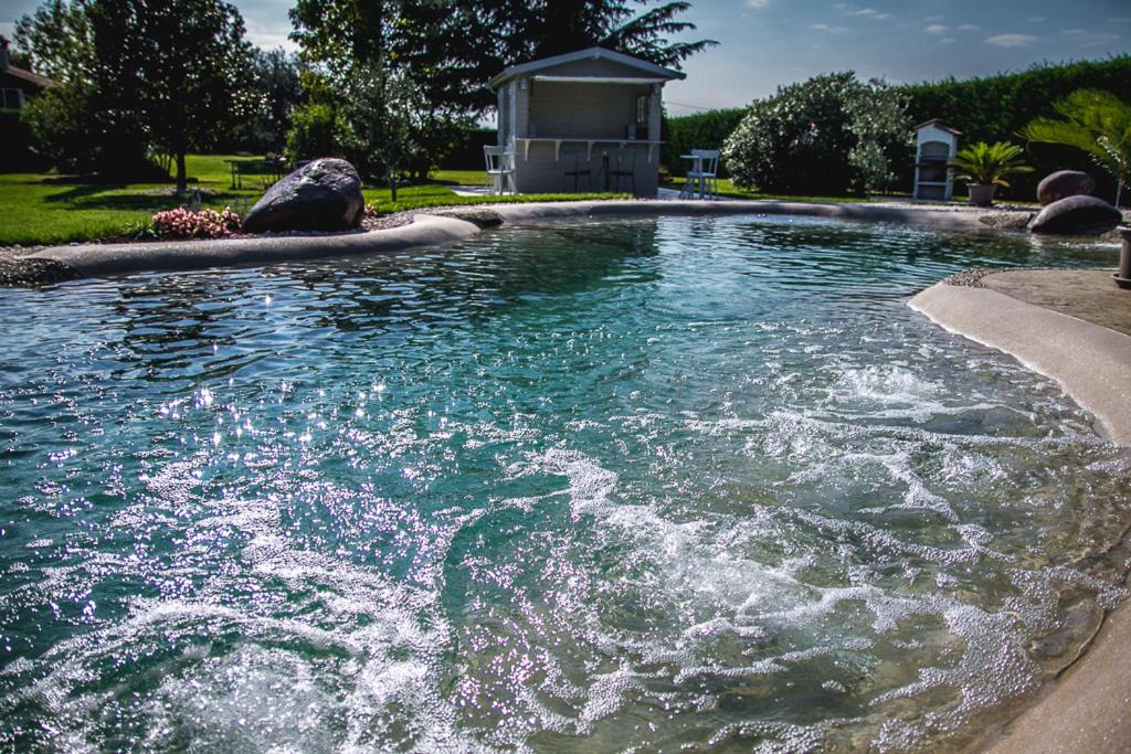 Bazén v ubytování B&B La Magia dei Sogni Relais nebo v jeho okolí