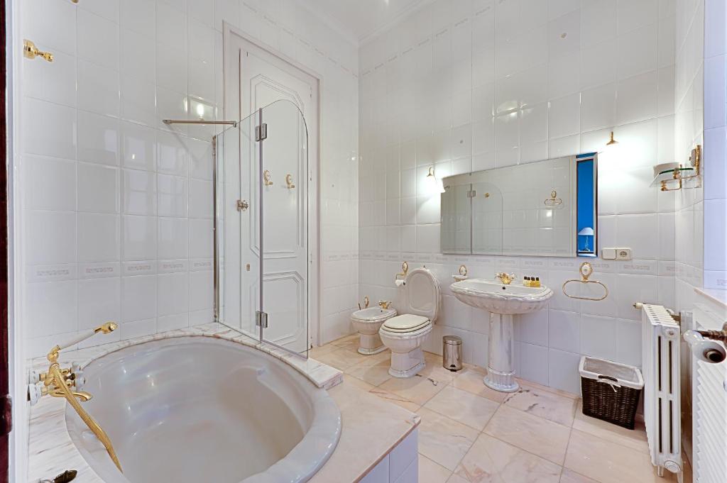 Hotel Casa Ceremines - Camera Familiare Con Bagno