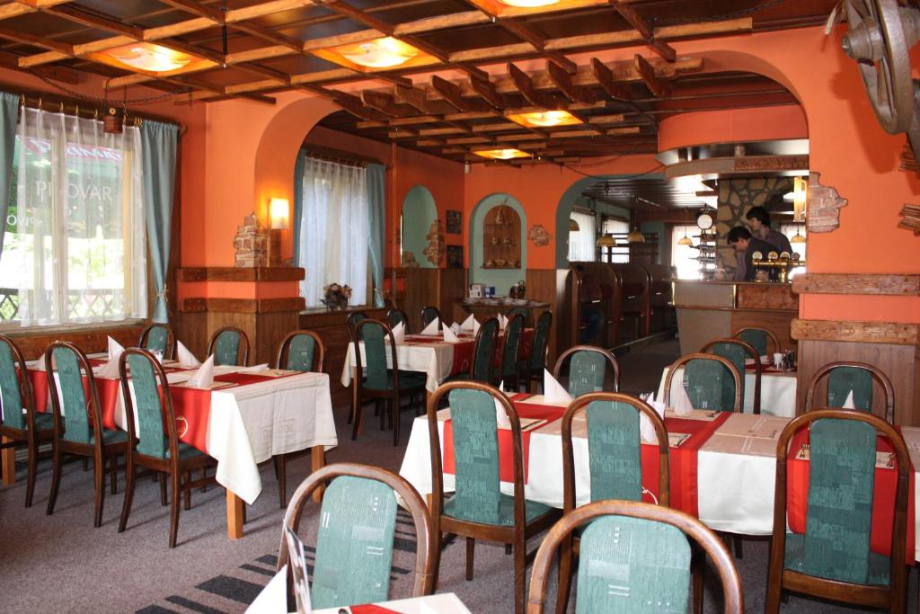 Restaurace v ubytování Hotel Hynek