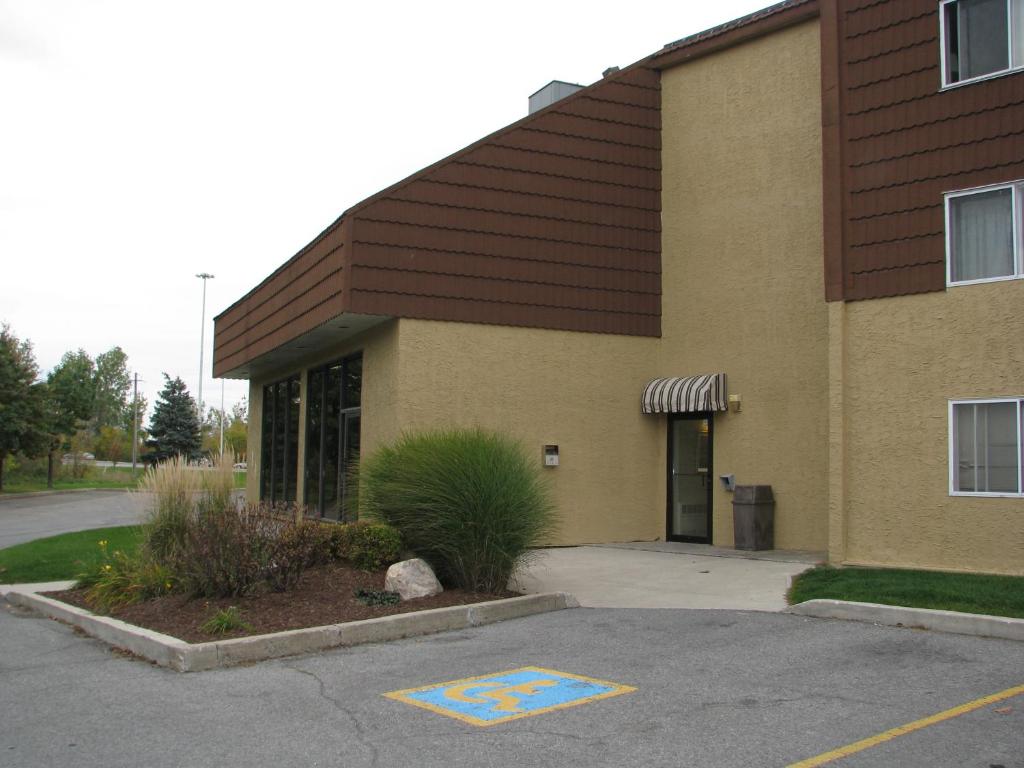 Travelodge by Wyndham Ottawa East - Resim 15