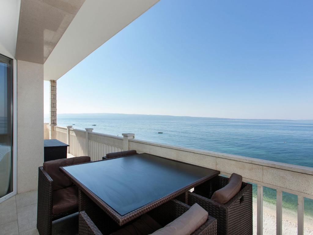 Balkon atau teras di Luxury Beach Apartment