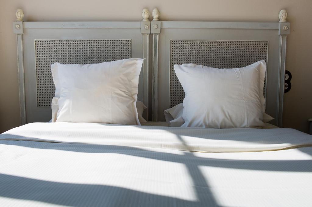 Hostellerie du Coq d'Or - Chambre Double/Lits Jumeaux Blanche