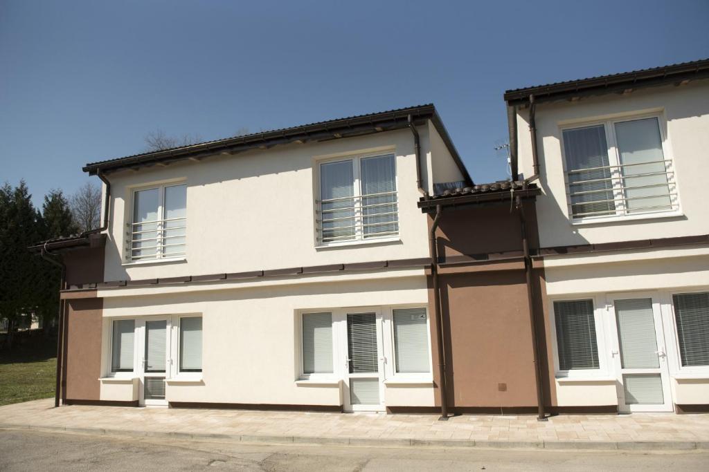 Budova, v ktorej sa apartmán nachádza