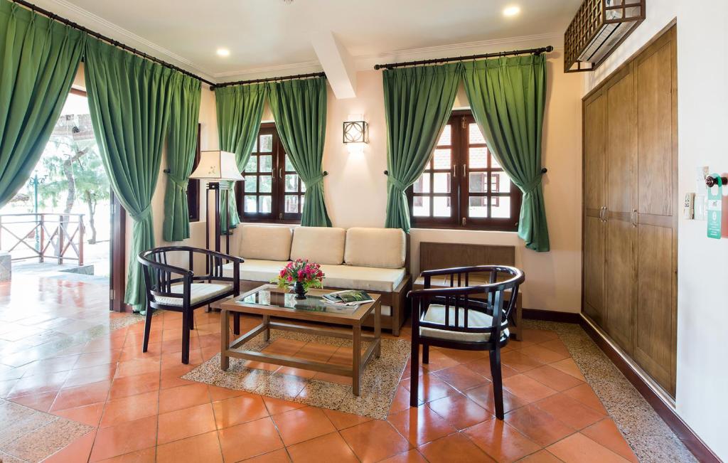 Biệt Thự Gia Đình Nhìn Ra Vườn
