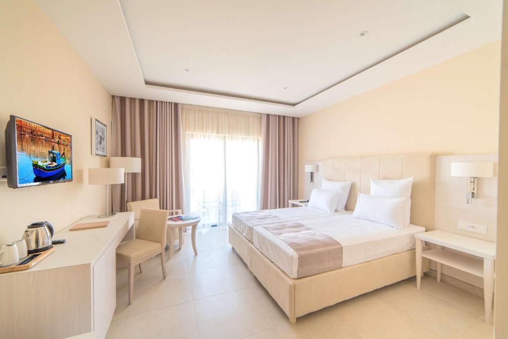 Maritim Antonine Hotel & Spa - Deluxe Double Or Twin Room With Garden View