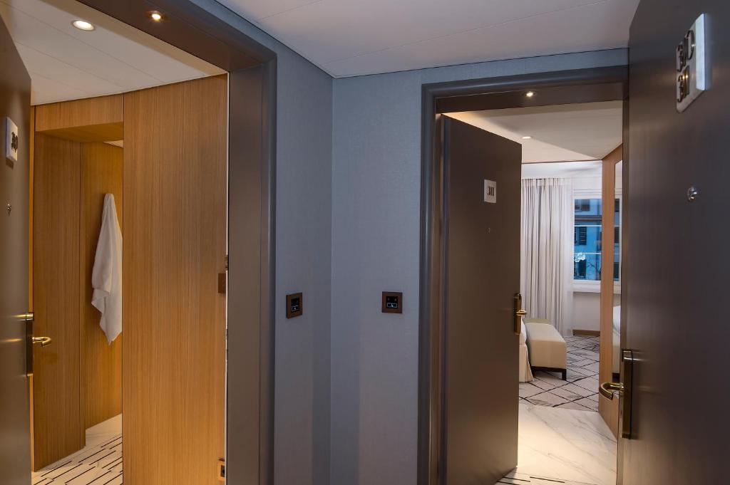 
City Family Two-Bedroom Suite
