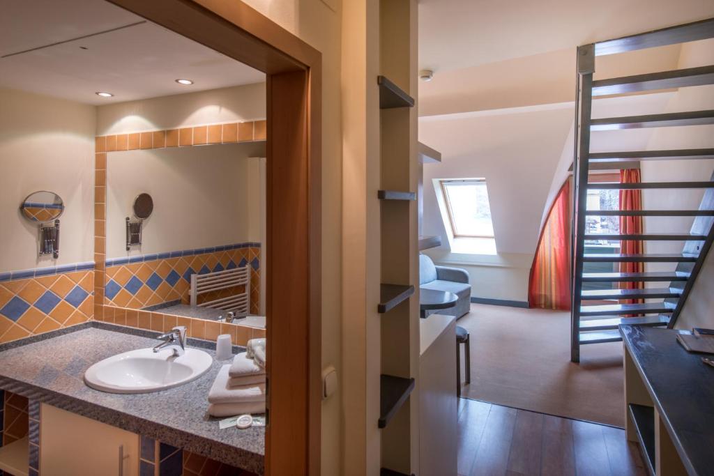 
Apartment (4 Adults) -Main Building
