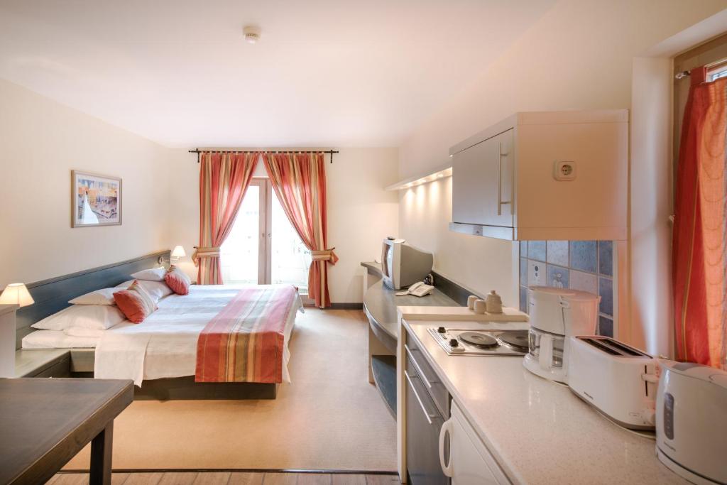 Hotel Kalma, Kalma Villa, Apart Hotel 8380 Hévíz, Rákóczi u. 12-14 kép - 1