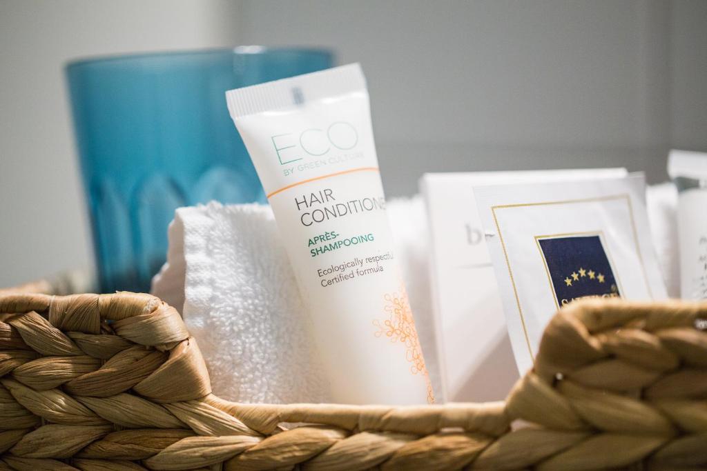 Hotel Bären am Bundesplatz - Resim 38