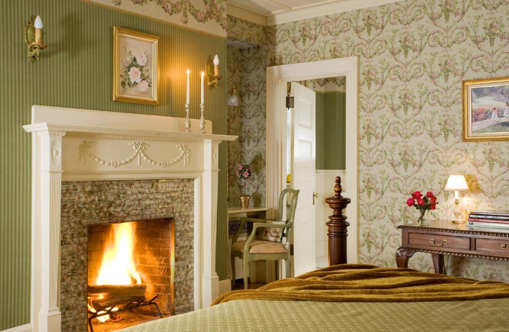 Berry Manor Inn photo
