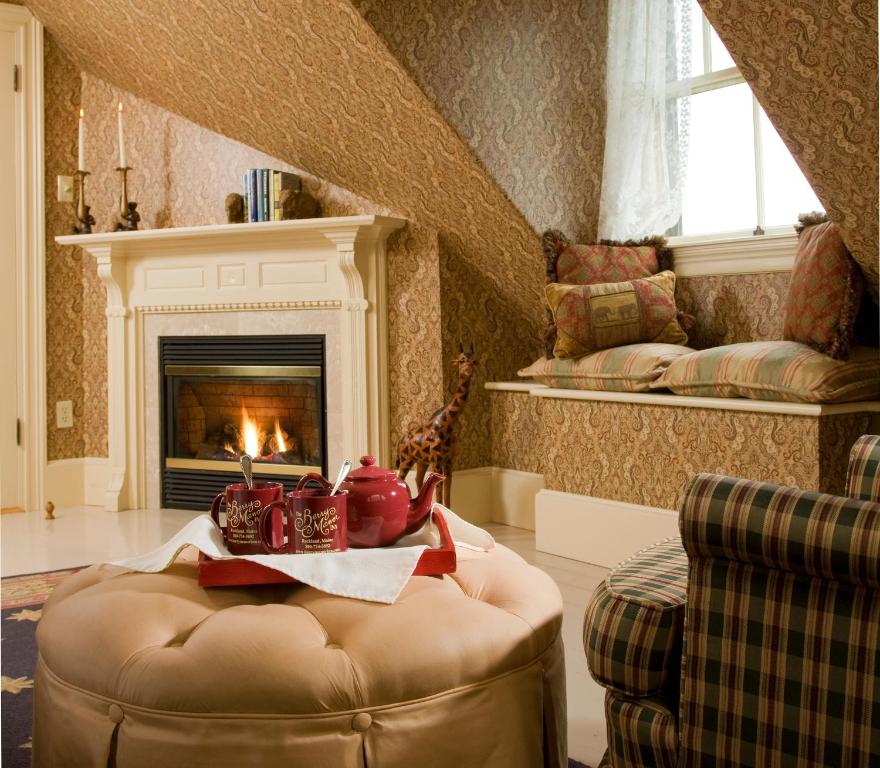 Berry Manor Inn photo