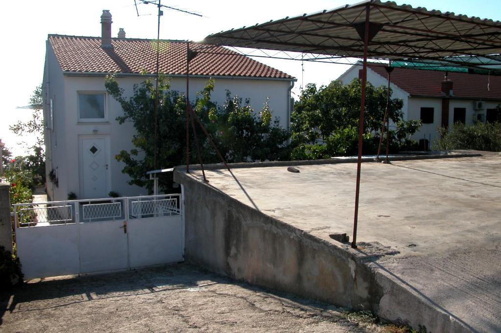 Budova, v ktorej sa apartmán nachádza