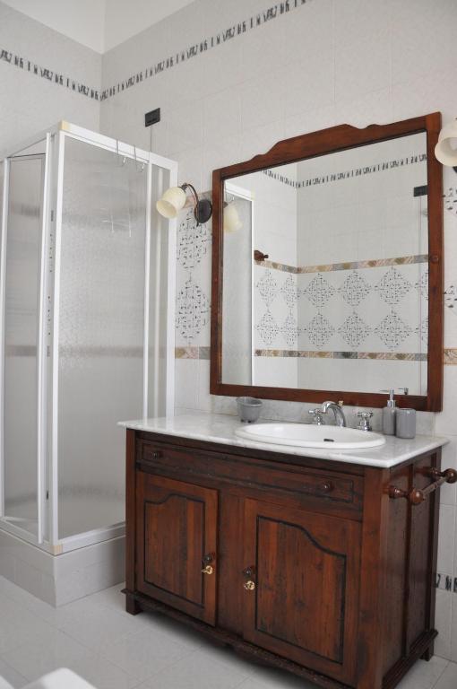 Villa Del Poeta - King Room With Spa Bath