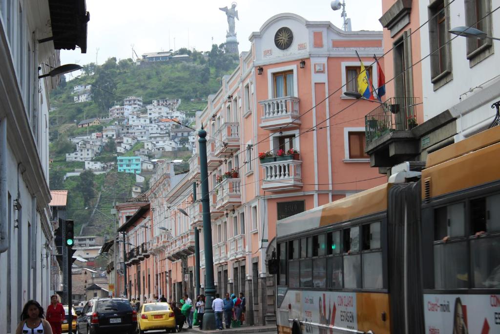 Nespecifikovaný výhled na destinaci Quito nebo výhled na město při pohledu z hotelu