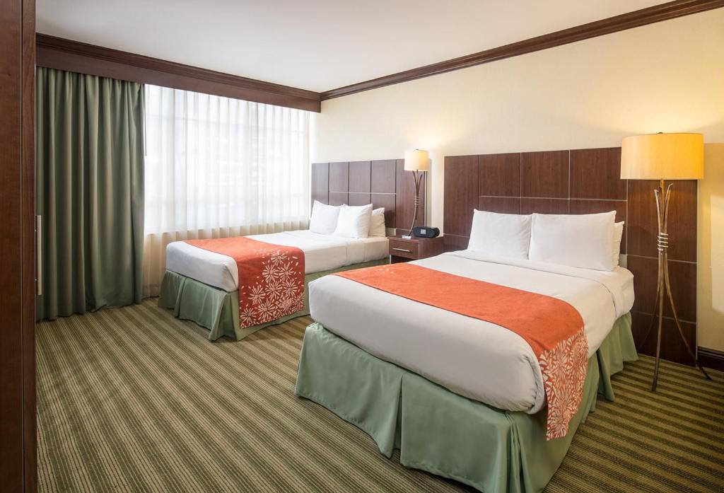Newport Beachside Hotel & Resort - Sala De Reina Superior Con Dos Camas Queen Y Vista De La Ciudad