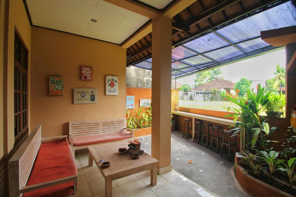 Posezení v ubytování Pondok Muwa Guest House