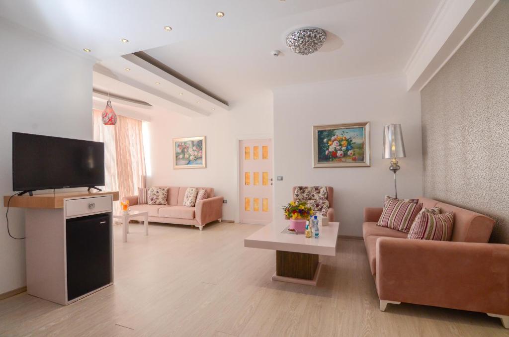 Booking.com: Phoenicia Luxury Hotel , Mamaia Nord – Năvodari, România - 454  Comentarii de la clienţi . Rezervaţi la hotel acum!