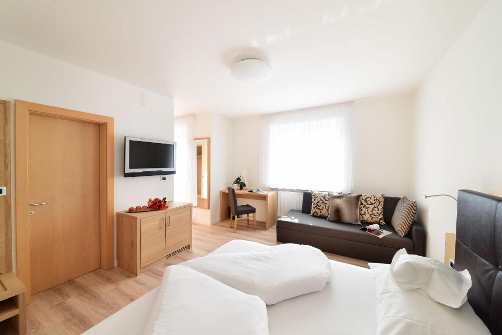 TV a/nebo společenská místnost v ubytování Hotel Rablanderhof
