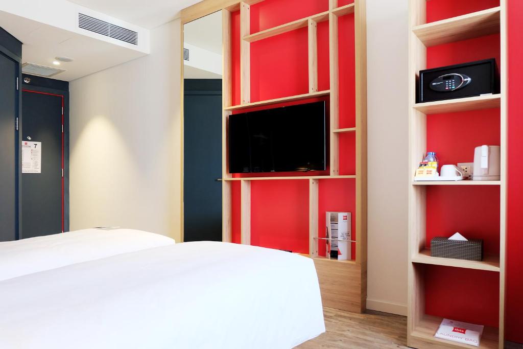 Standard Twin Room - Complimentary Round-trip Transfer to International Terminal upon request