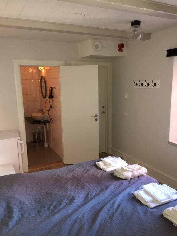 Mullbärsgårdens Rooms, Apartments & Villas - Tweepersoonskamer Met Eigen Badkamer