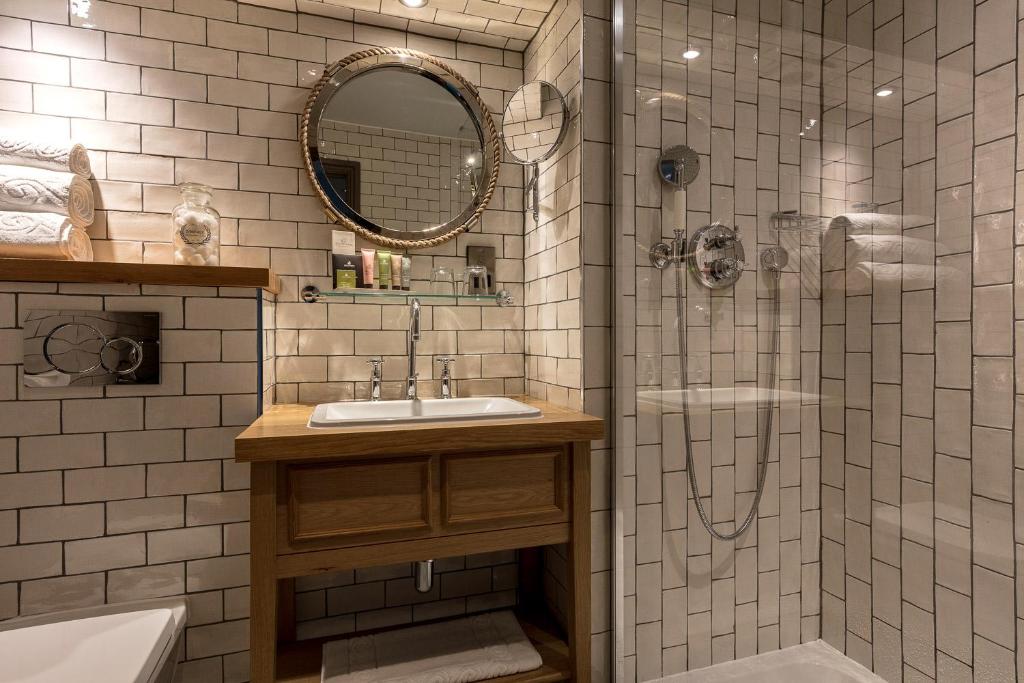 City Gate - Resim 16