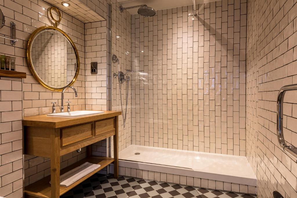 City Gate - Resim 32