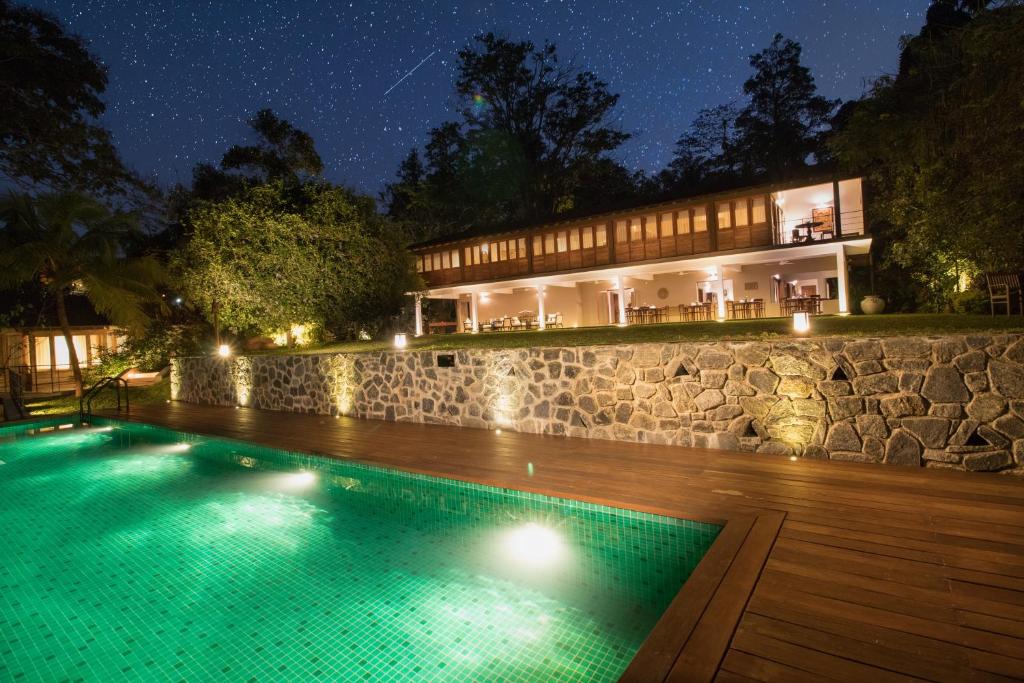 Bazén v ubytování Kings Pavilion Luxury Hotel nebo v jeho okolí