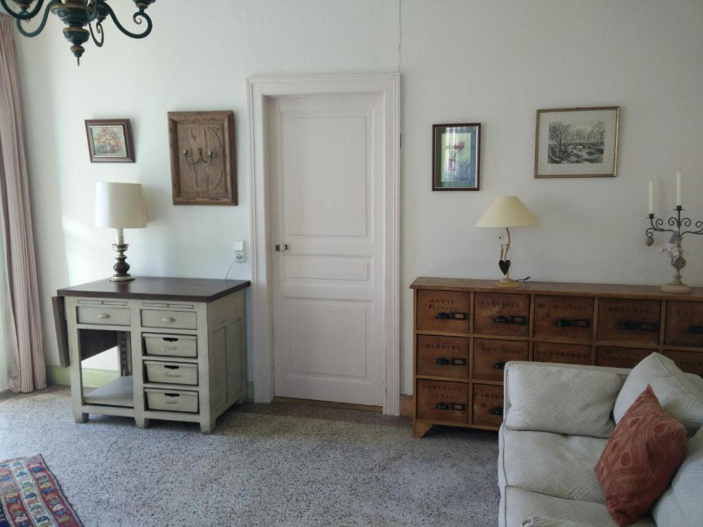 Château Mesny - Chambre Familiale Avec Salle De Bain Partagée