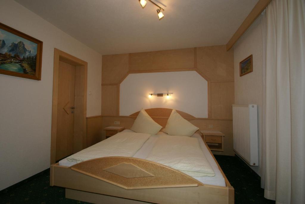 Postel nebo postele na pokoji v ubytování Ferienwohnung Bergheim