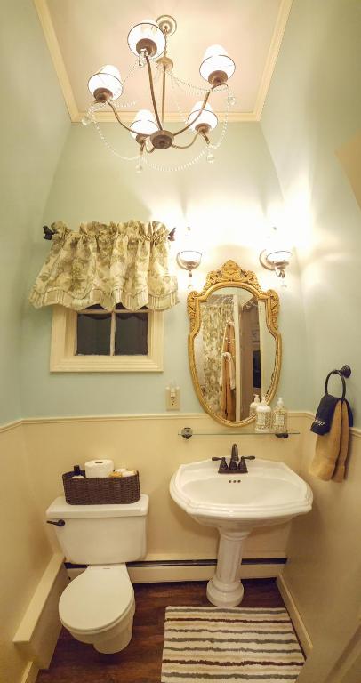 Silver Heart Inn & Cottages - 
