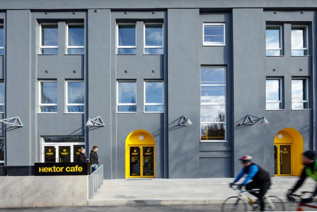Rattasõit majutusasutuse Hektor Design Hostel aladel või selle läheduses