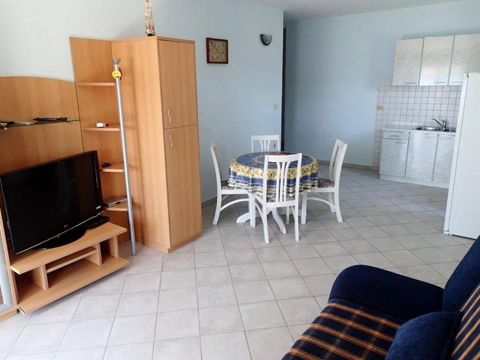 Apartments Felicce - Apartamento Con Balcón