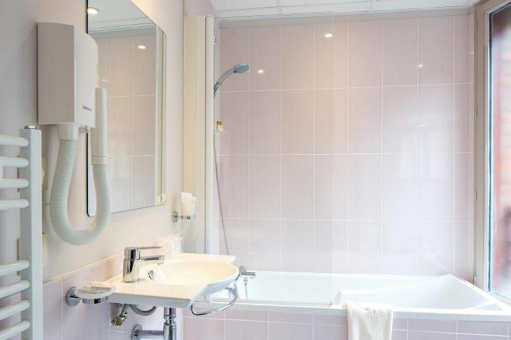 Koupelna v ubytování Hôtel Ours Blanc - Wilson