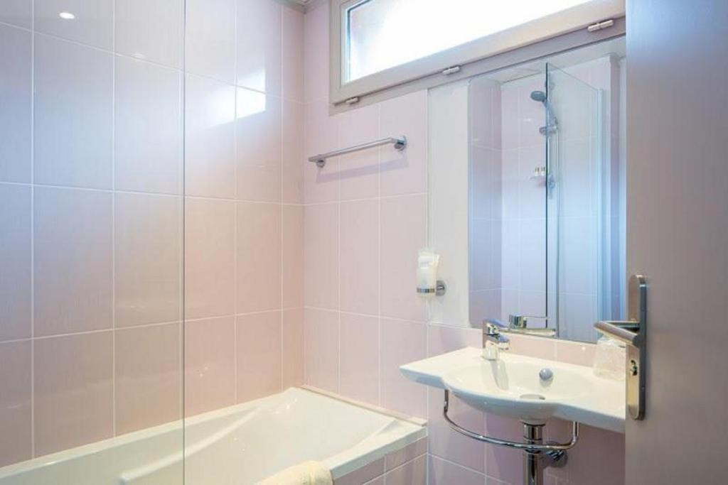 Koupelna v ubytování Hôtel Ours Blanc - Wilson