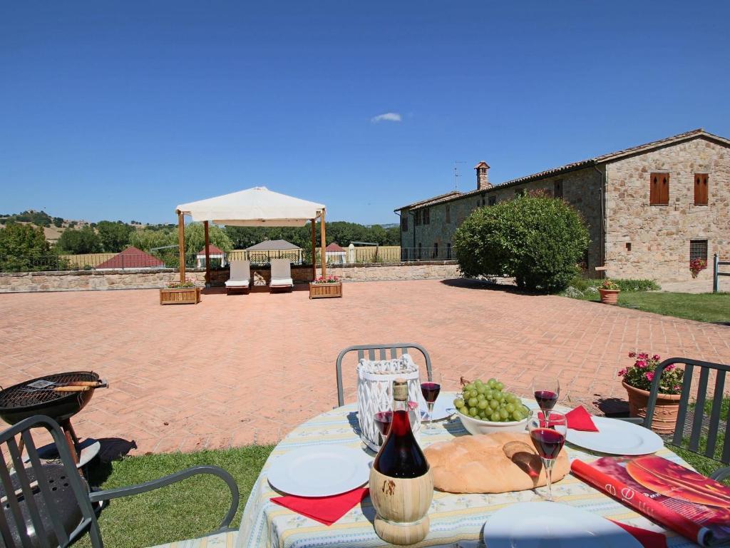 The building in which the holiday home is located