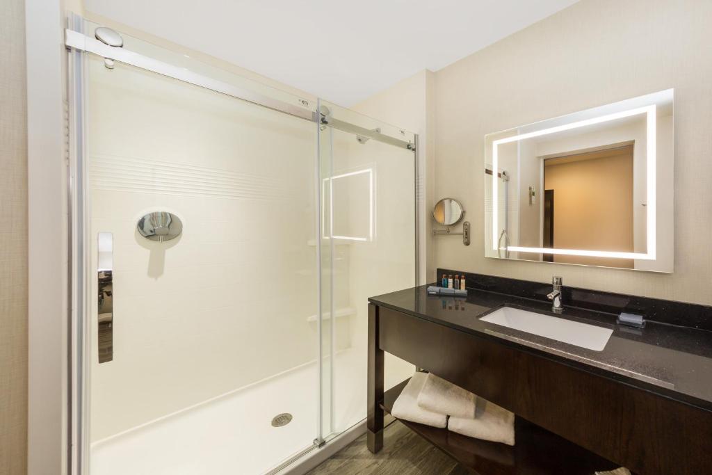 Wingate by Wyndham Miami Airport photo