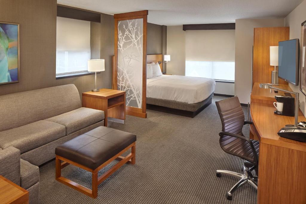 Hyatt Place State College - Room King Con Sofá Cama