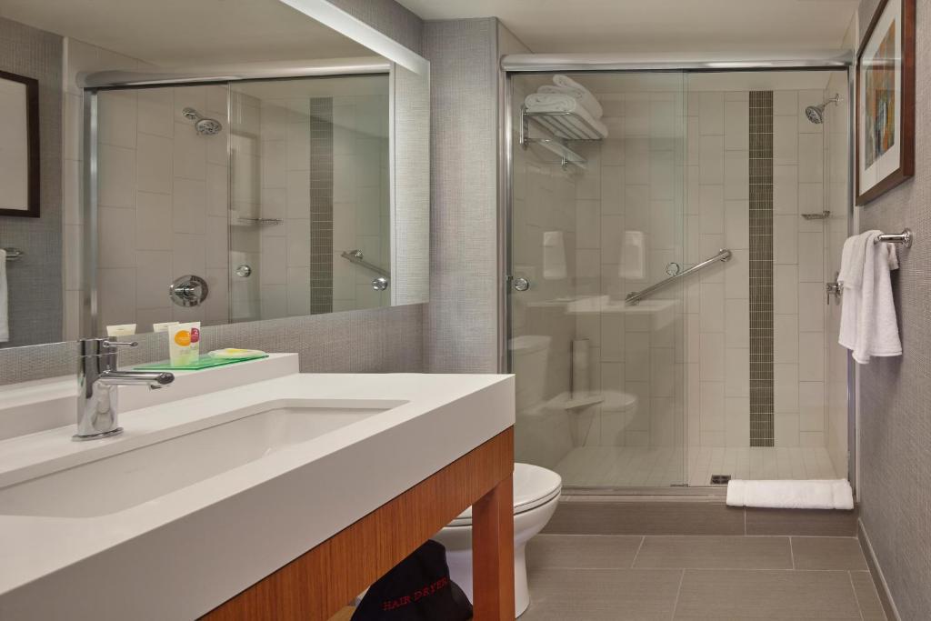 Hyatt Place State College - Room King Con Sofá Cama - Piso Alto