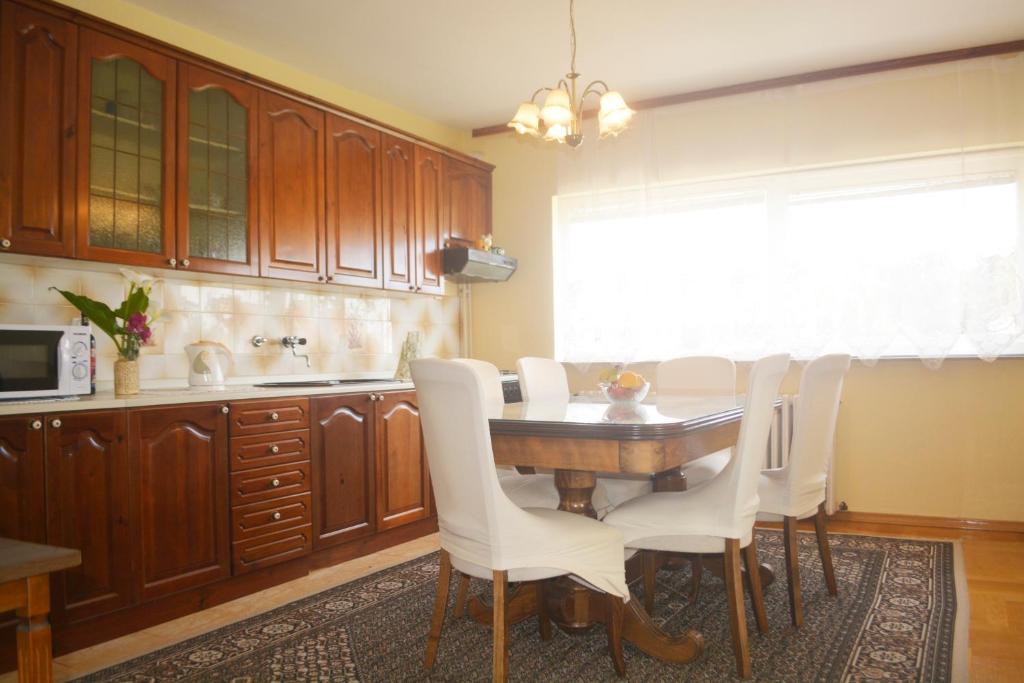 Kuchyňa alebo kuchynka v ubytovaní Marin Apartment