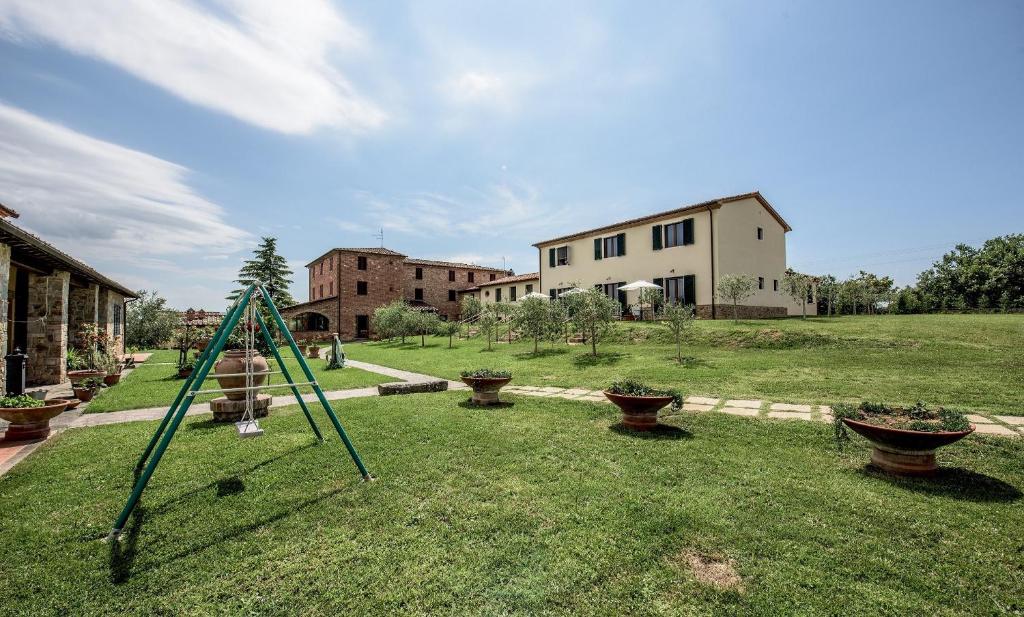 A garden outside Albergo La Foresteria