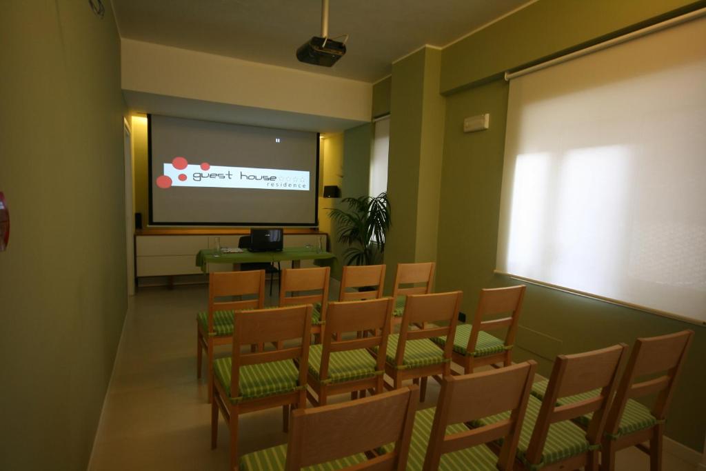 TV a/nebo společenská místnost v ubytování Guest House Residence