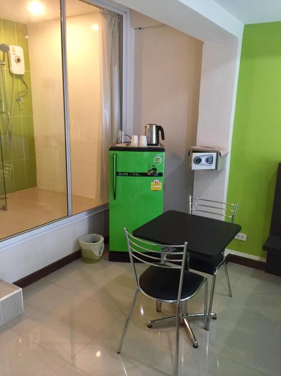 Kuchyň nebo kuchyňský kout v ubytování Shanghai Guesthouse Monna bar