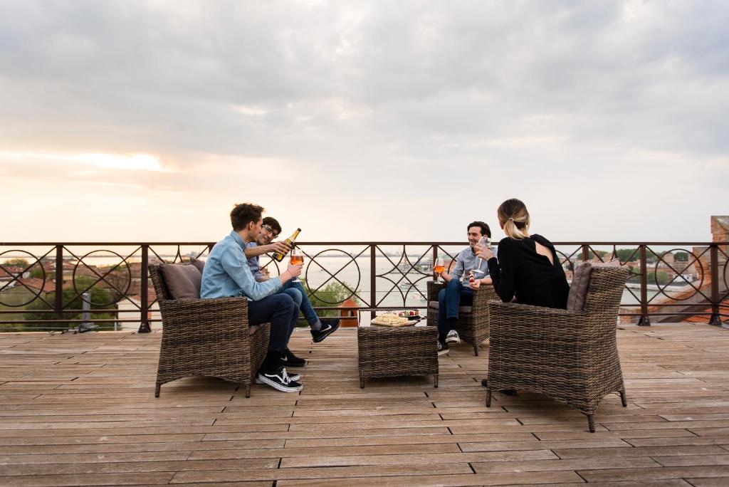 Hostia v ubytovaní The Venice Penthouse and Rooftop-Terrace at Molino Stucky