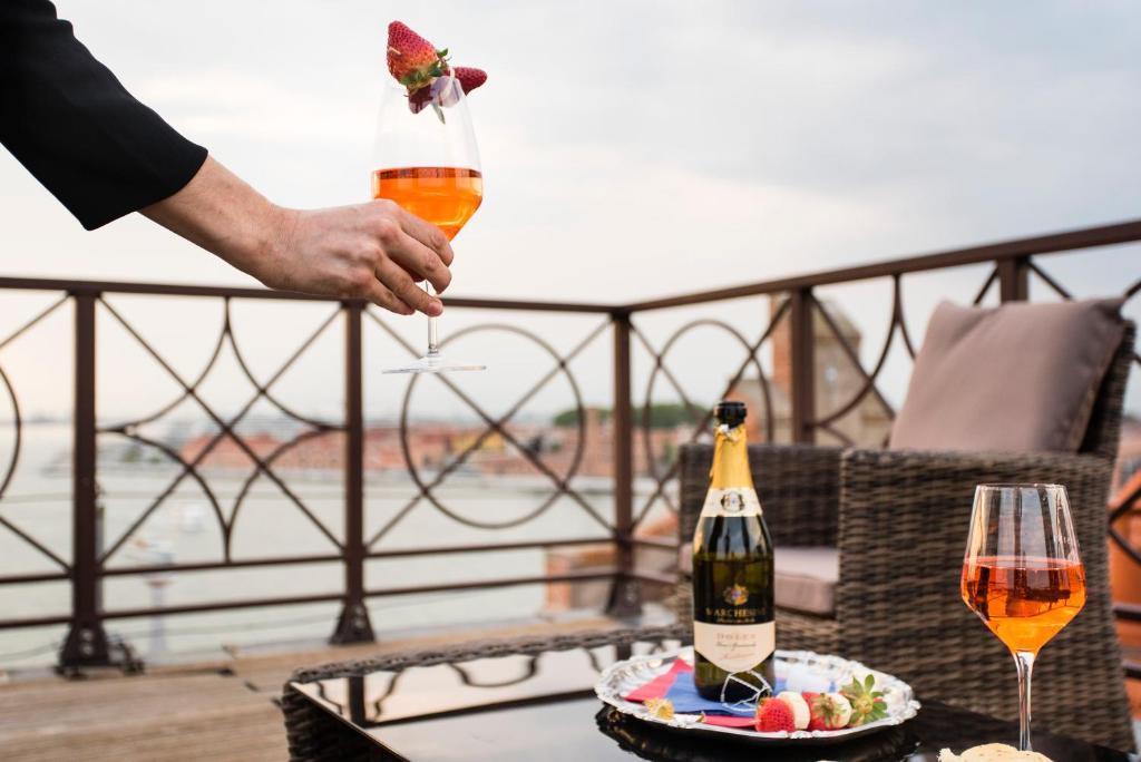 Nápoje v ubytovaní The Venice Penthouse and Rooftop-Terrace at Molino Stucky