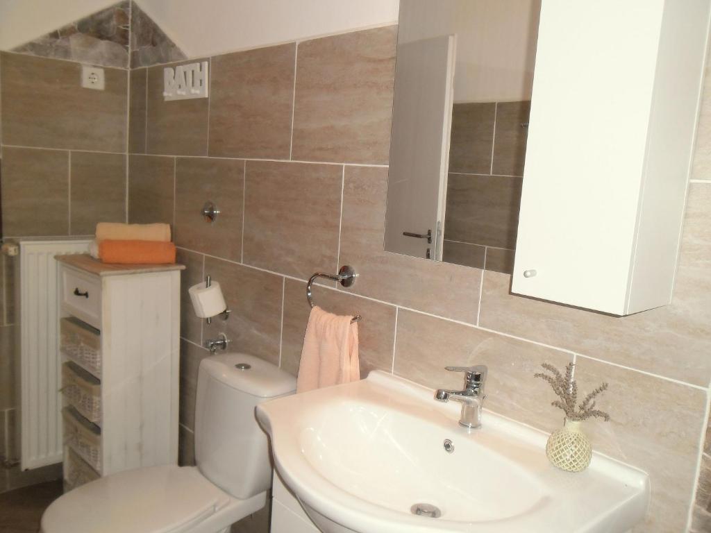 Kúpeľňa v ubytovaní Apartments Kestenovi Dvori